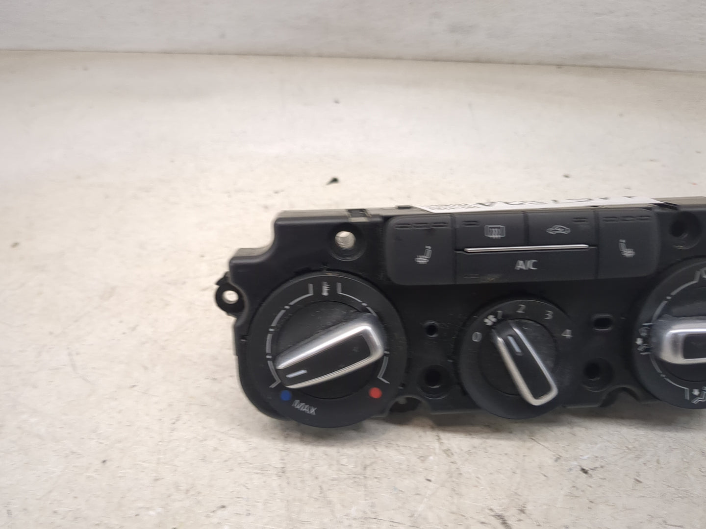 2017-2019 Volkswagen Beetle Climate Control Module Temperature AC/Heater Replacement P/N:5C0820047DC 90151-908/0009 Fits OEM