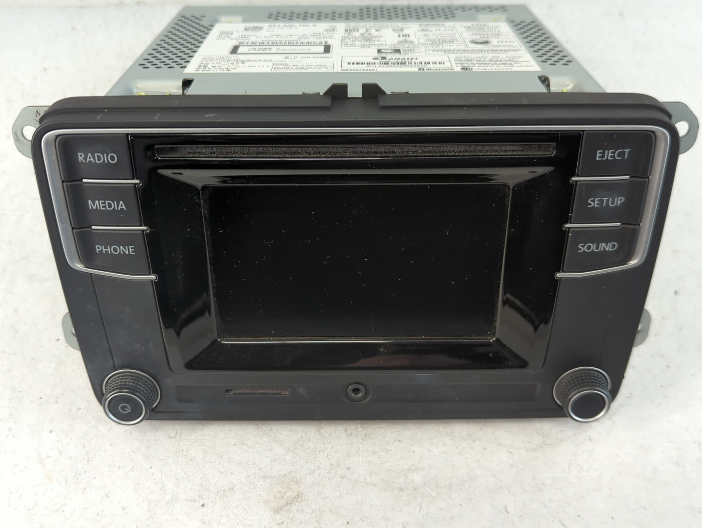 2018-2019 Volkswagen Beetle Radio AM FM Cd Player Receiver Replacement P/N:561 035 150 B Fits Fits 2018 2019 OEM Used Auto P