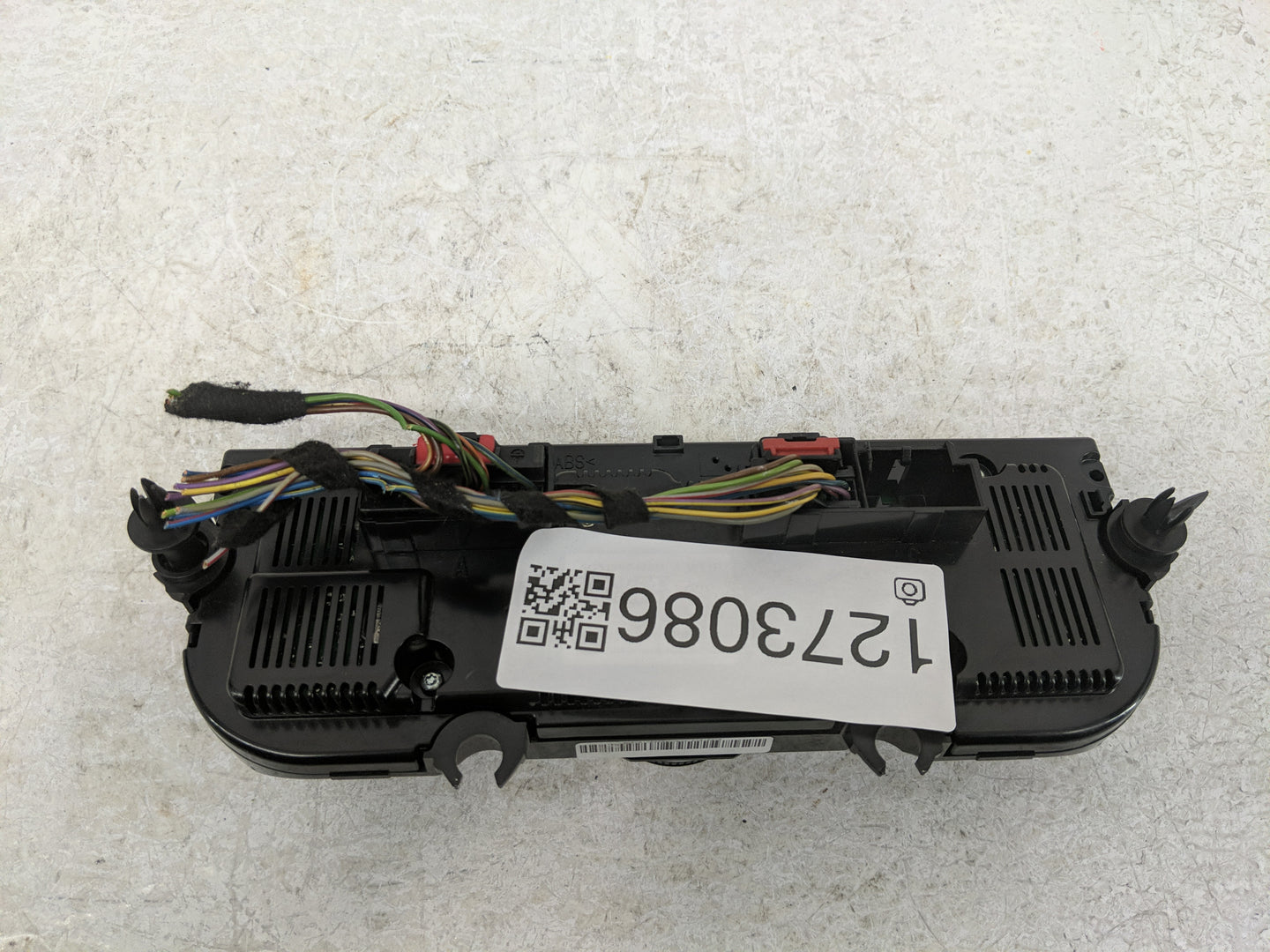 2018-2019 Volkswagen Golf Climate Control Module Temperature AC/Heater Replacement Fits Fits 2018 2019 OEM Used Auto Parts -