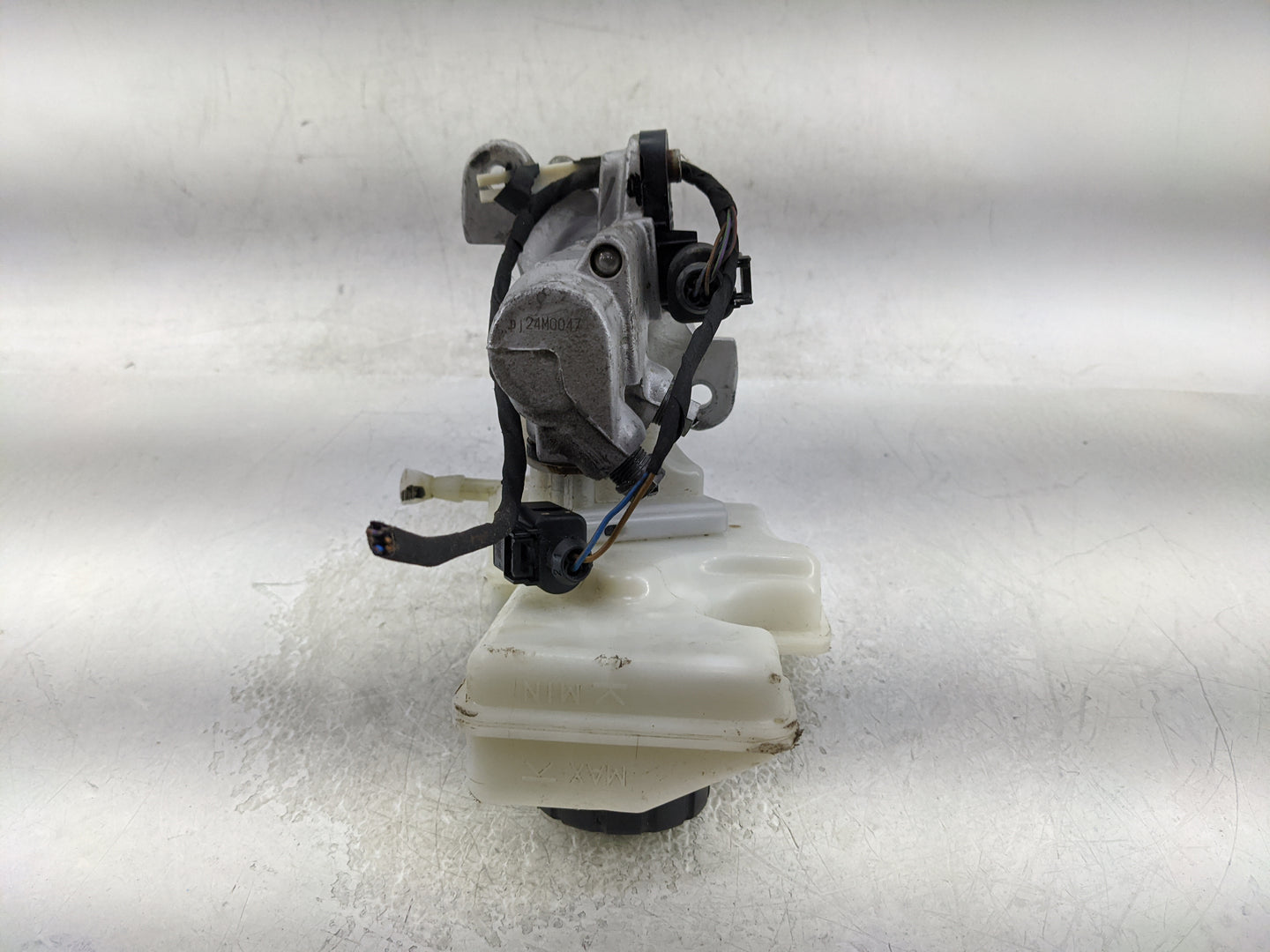2015-2019 Volkswagen Golf Brake Master Cylinder - Oemusedautoparts1.com