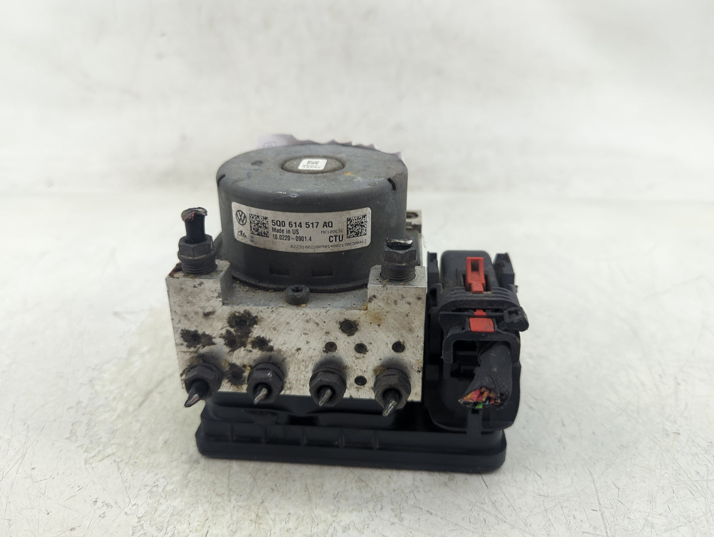 2018-2019 Volkswagen Golf ABS Pump Control Module Replacement P/N:5Q0 614 517 AQ Fits Fits 2018 2019 OEM Used Auto Parts - O