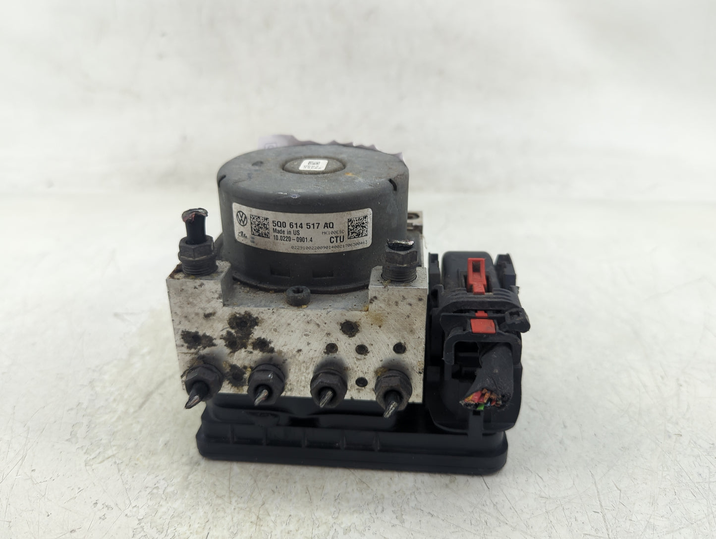 2018-2019 Volkswagen Golf ABS Pump Control Module Replacement P/N:5Q0 614 517 AQ Fits Fits 2018 2019 OEM Used Auto Parts - O