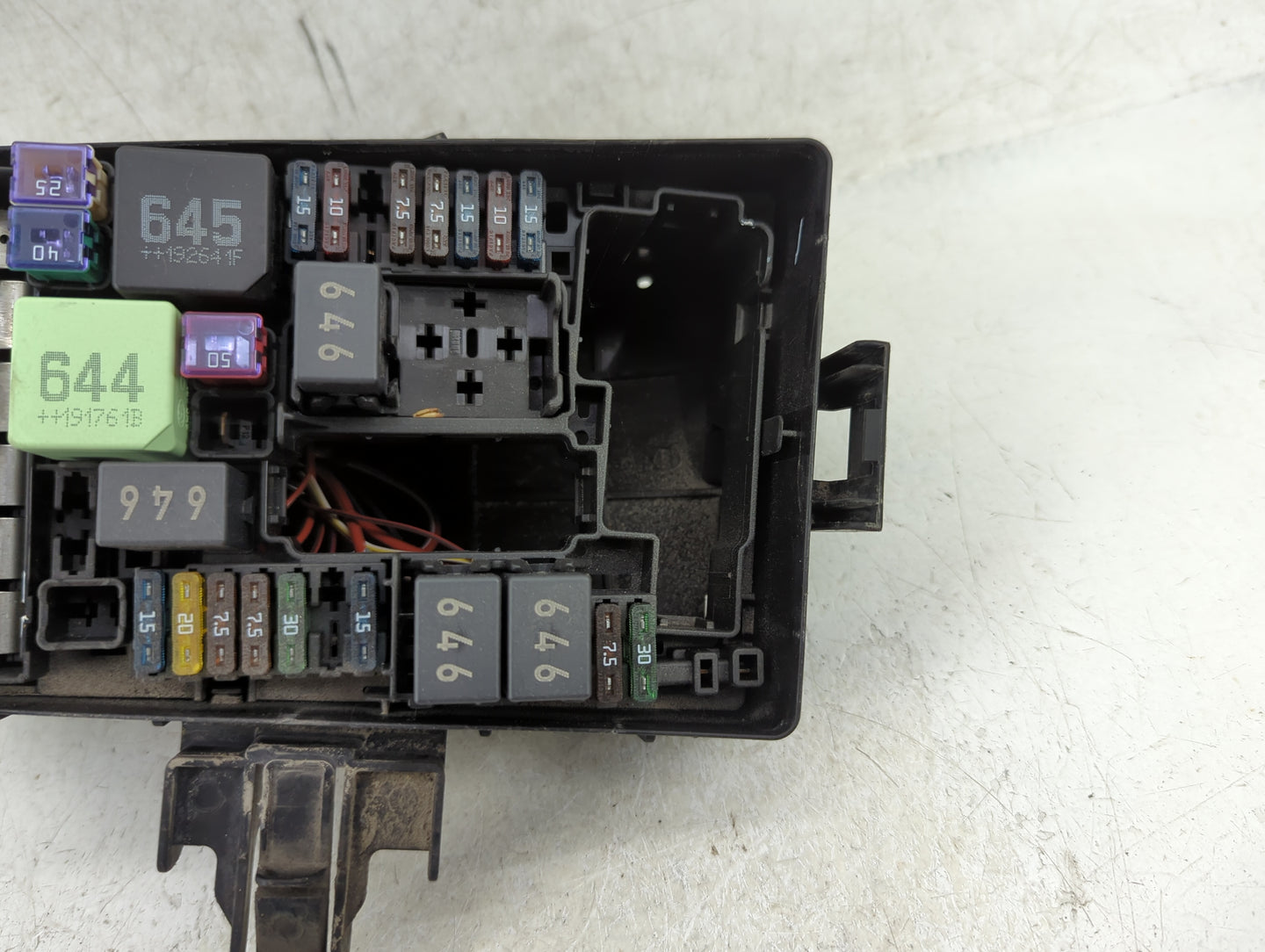 2015-2019 Volkswagen Golf Fusebox Fuse Box Panel Relay Module P/N:5Q0 907 361 D Fits Fits 2015 2016 2017 2018 2019 2020 2021