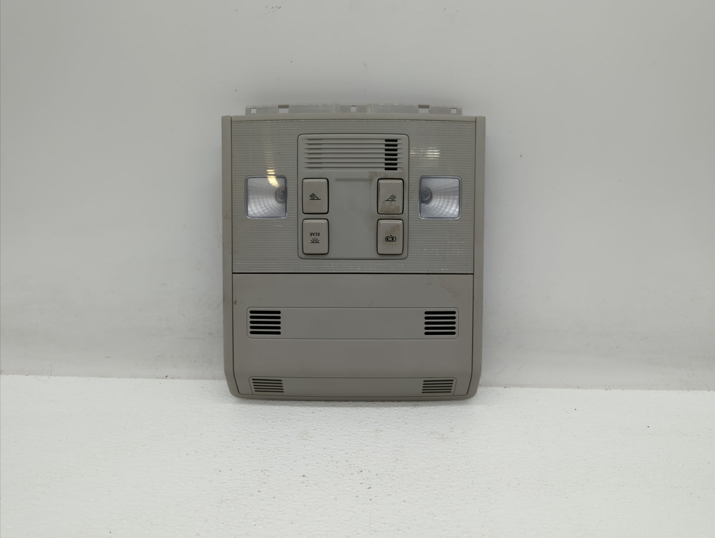 2019 Volkswagen Golf Overhead Roof Console - Oemusedautoparts1.com