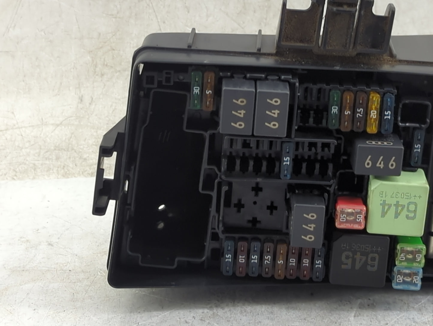 2015-2019 Volkswagen Golf Fusebox Fuse Box Panel Relay Module P/N:5Q0 907 361 C 6351-2835 Fits OEM Used Auto Parts - Oemused