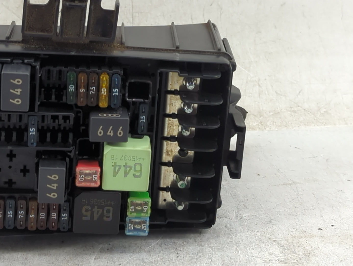2015-2019 Volkswagen Golf Fusebox Fuse Box Panel Relay Module P/N:5Q0 907 361 C 6351-2835 Fits OEM Used Auto Parts - Oemused