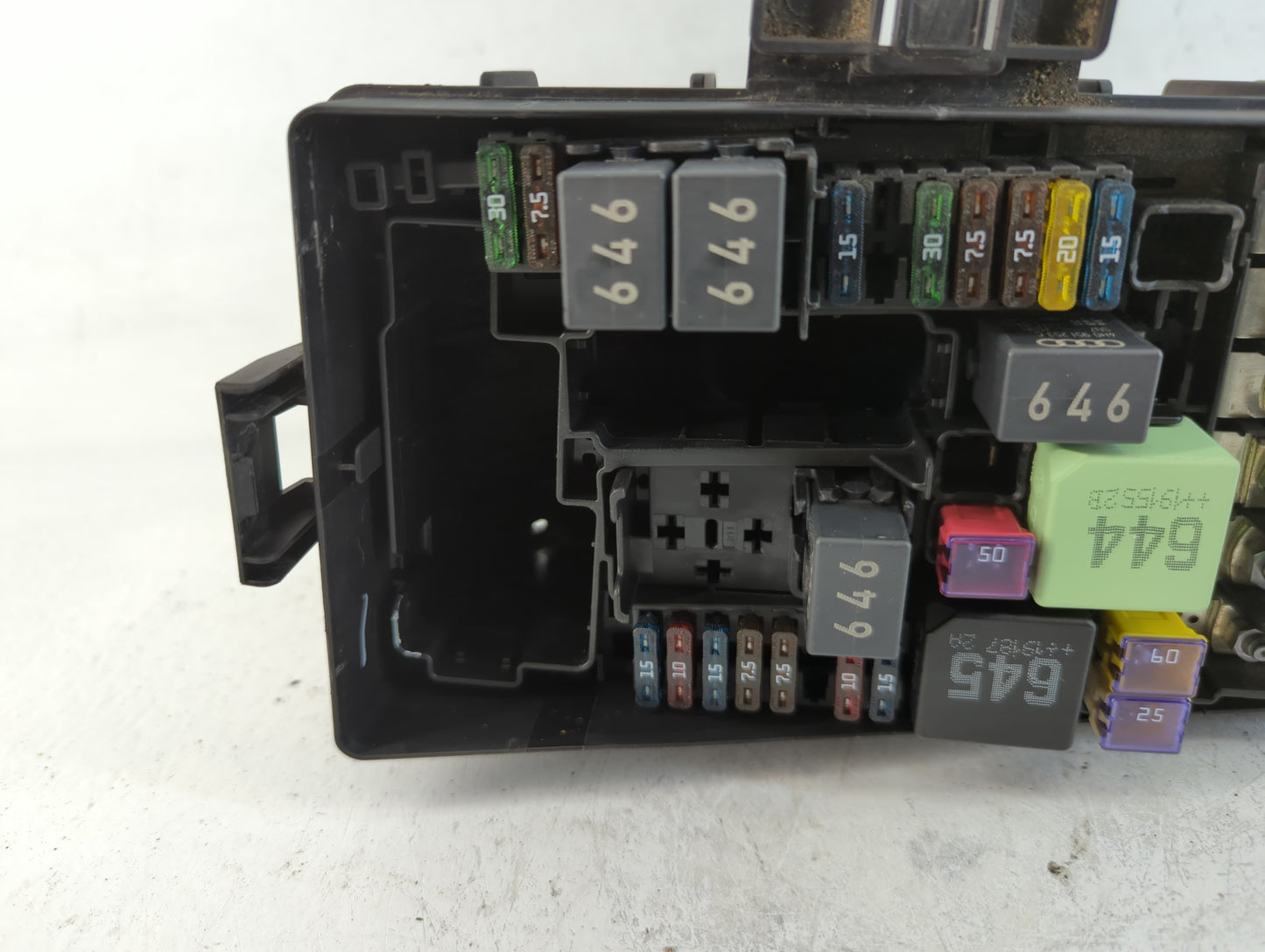 2015-2019 Volkswagen Golf Fusebox Fuse Box Panel Relay Module P/N:5Q0 907 361 D Fits Fits 2015 2016 2017 2018 2019 2020 2021
