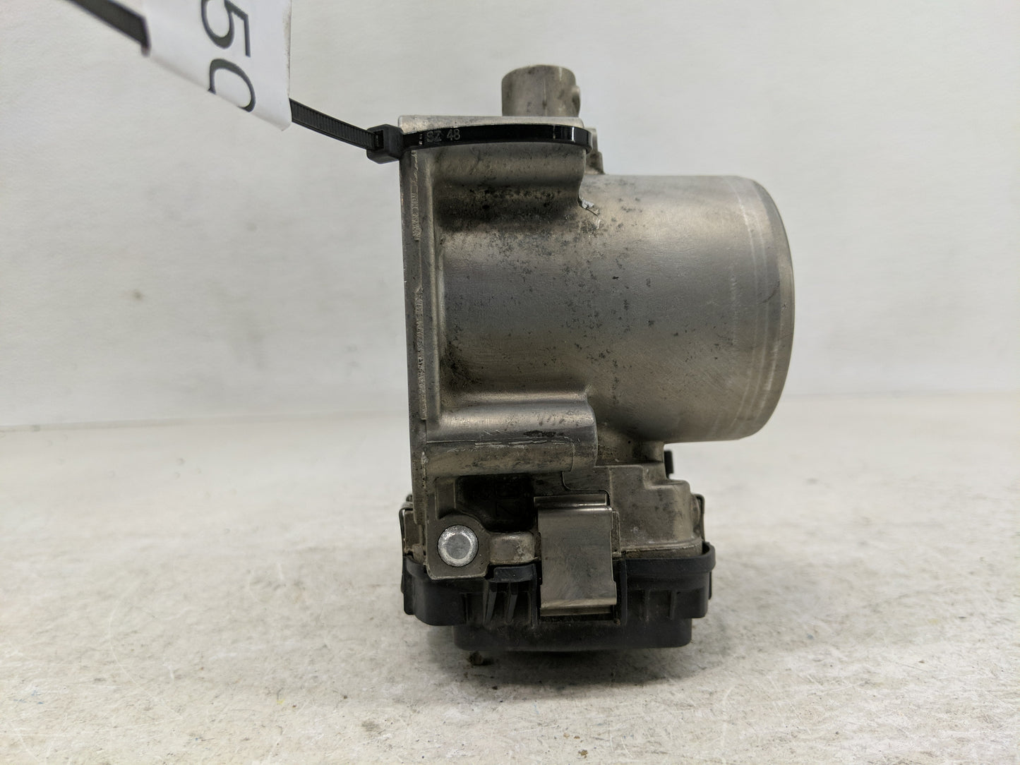 2019-2021 Volkswagen Jetta Throttle Body P/N:03F 133 062 Fits Fits 2016 2017 2018 2019 2020 2021 OEM Used Auto Parts - Oemus