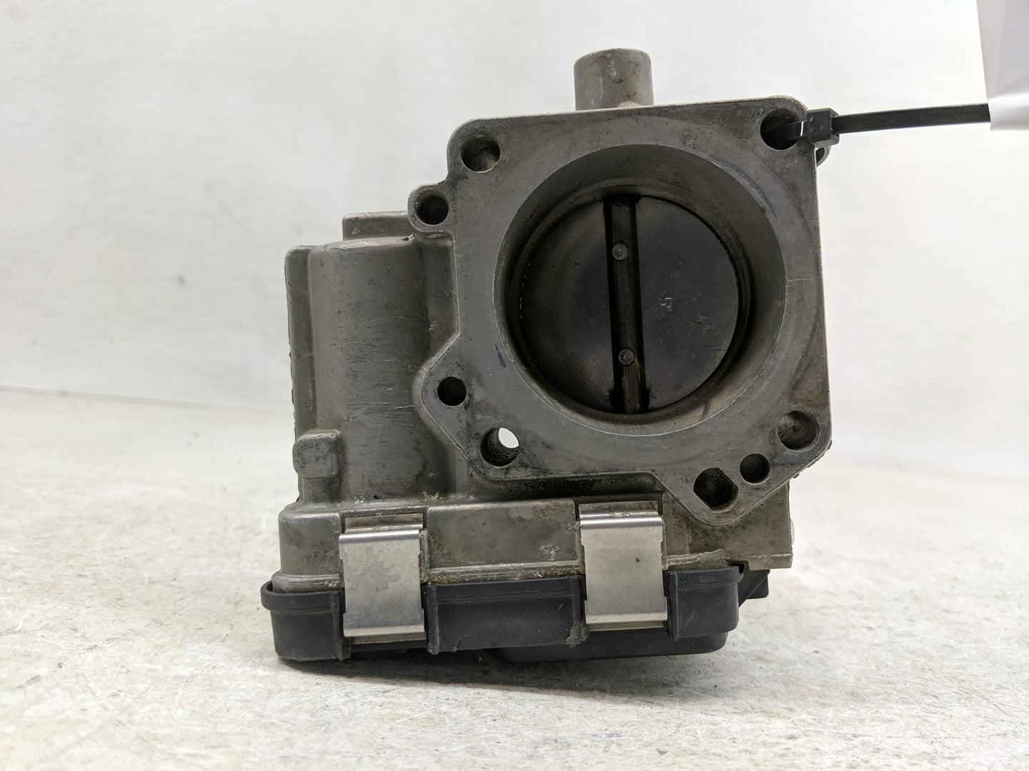 2019-2021 Volkswagen Jetta Throttle Body P/N:03F 133 062 Fits Fits 2016 2017 2018 2019 2020 2021 OEM Used Auto Parts - Oemus