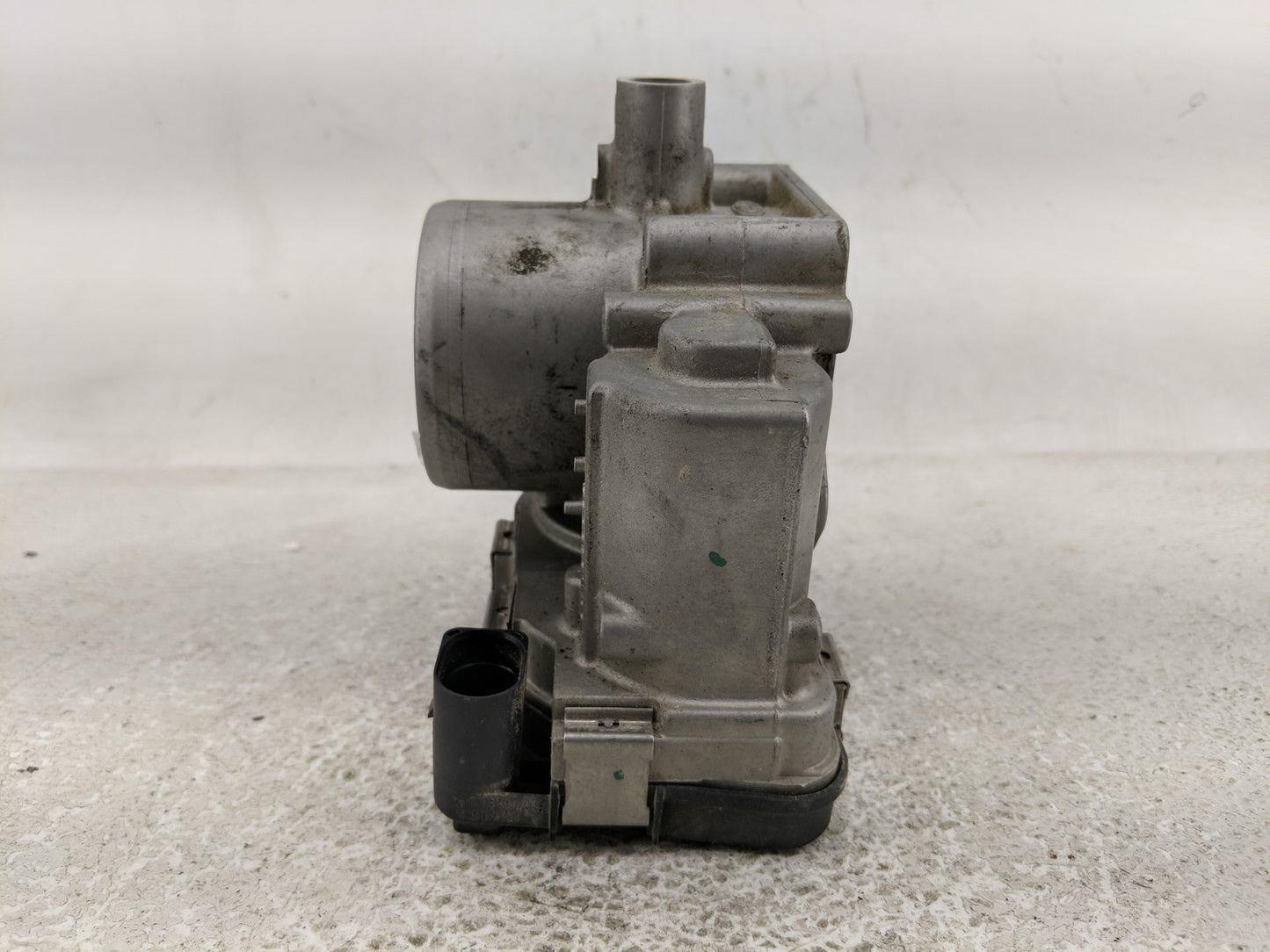2019-2021 Volkswagen Jetta Throttle Body P/N:03F133062C Fits Fits 2016 2017 2018 2019 2020 2021 OEM Used Auto Parts - Oemuse