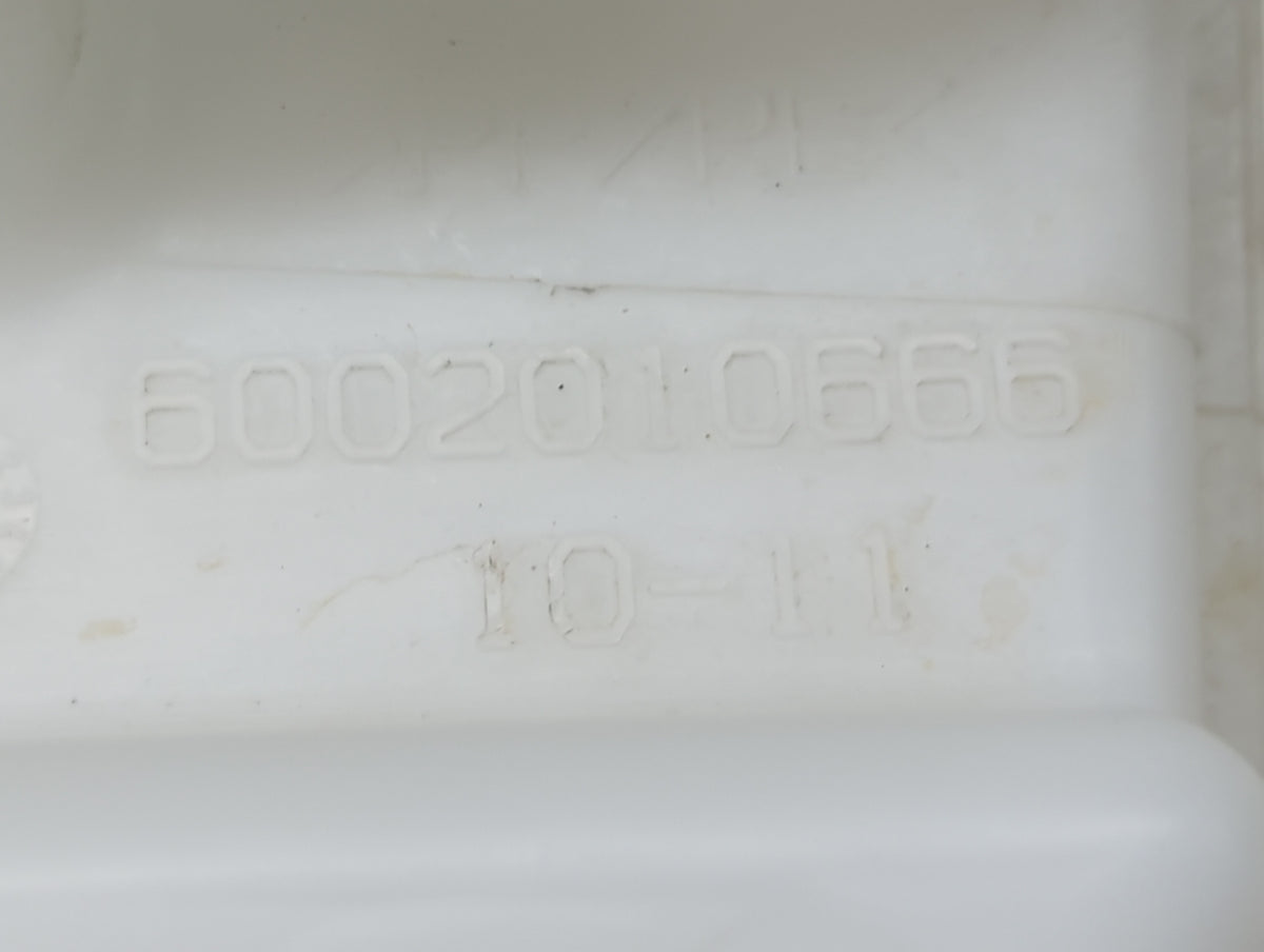Volkswagen Jetta Radiator Coolant Overflow Expansion Tank Bottle 1393753 - Oemusedautoparts1.com