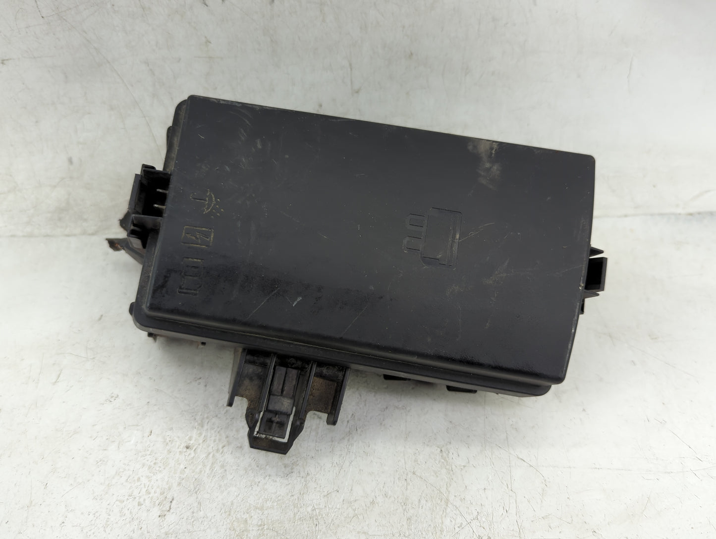 2019-2021 Volkswagen Jetta Fusebox Fuse Box Panel Relay Module P/N:5Q0 907 361 F Fits Fits 2019 2020 2021 OEM Used Auto Part