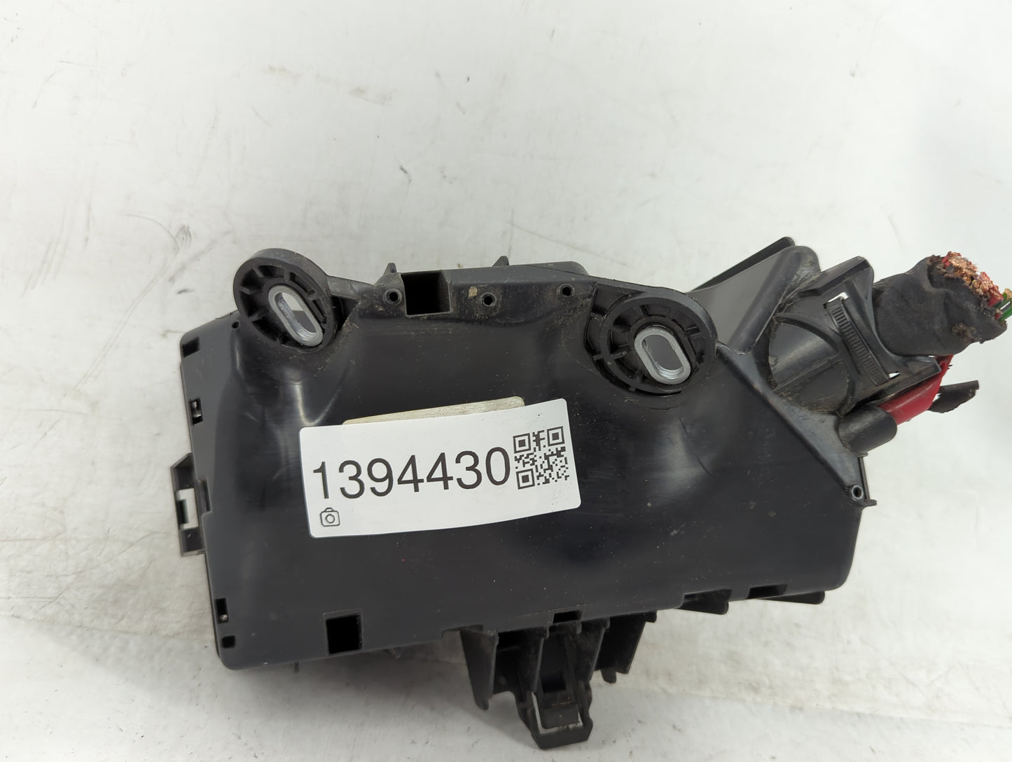 2019-2021 Volkswagen Jetta Fusebox Fuse Box Panel Relay Module P/N:5Q0 907 361 F Fits Fits 2019 2020 2021 OEM Used Auto Part