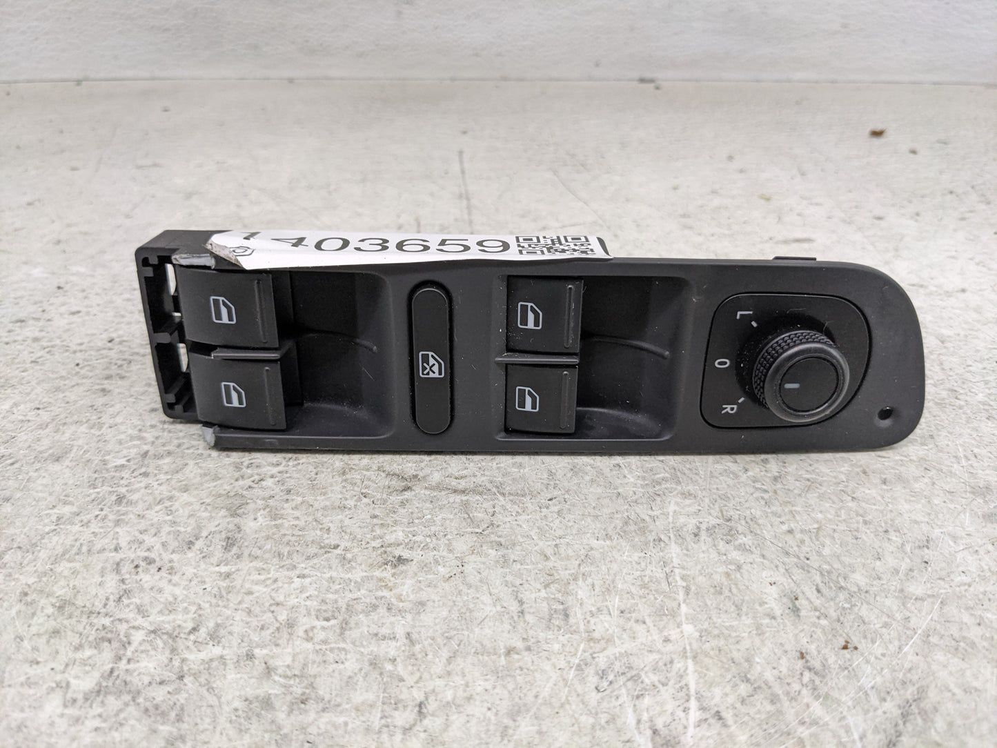 2019-2020 Volkswagen Jetta Master Power Window Switch Replacement Driver Side Left P/N:1K4 959 857 B Fits OEM Used Auto Part
