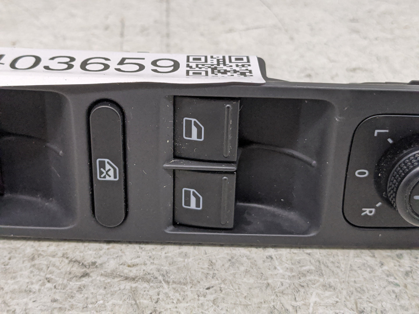 2019-2020 Volkswagen Jetta Master Power Window Switch Replacement Driver Side Left P/N:1K4 959 857 B Fits OEM Used Auto Part