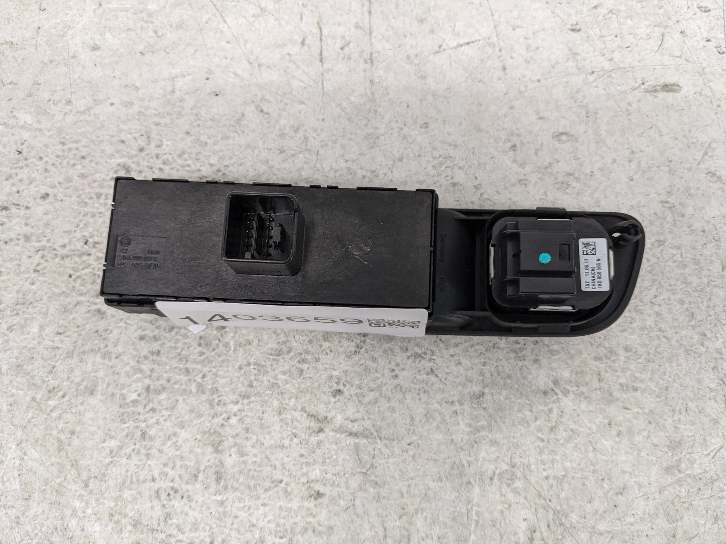 2019-2020 Volkswagen Jetta Master Power Window Switch Replacement Driver Side Left P/N:1K4 959 857 B Fits OEM Used Auto Part