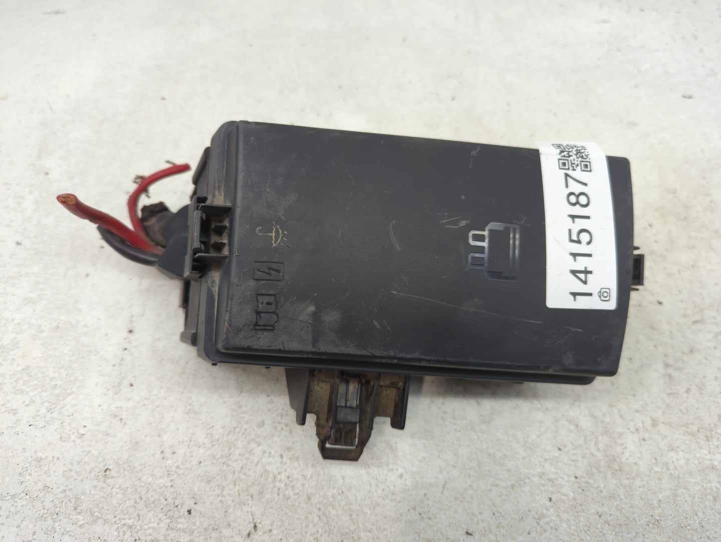 2019-2021 Volkswagen Jetta Fusebox Fuse Box Panel Relay Module P/N:5Q0 937 132 B Fits Fits 2019 2020 2021 OEM Used Auto Part