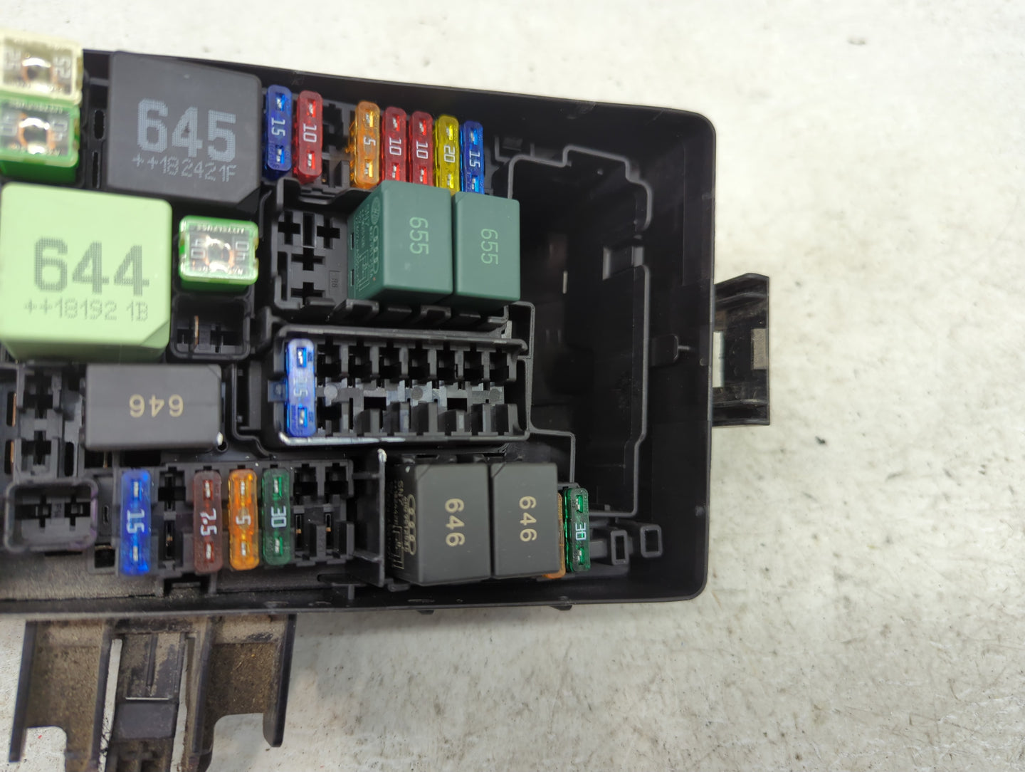 2019-2021 Volkswagen Jetta Fusebox Fuse Box Panel Relay Module P/N:5Q0 937 132 B Fits Fits 2019 2020 2021 OEM Used Auto Part