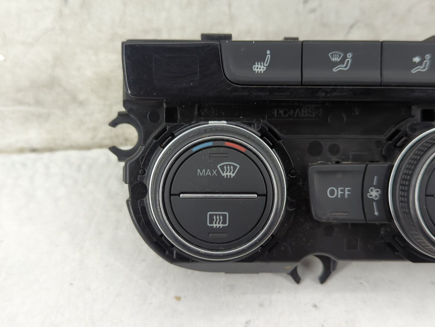 2019-2020 Volkswagen Jetta Climate Control Module Temperature AC/Heater Replacement P/N:5GM907044P 5HB013650-26 Fits OEM Use