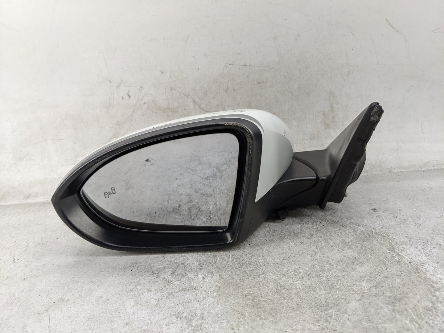 2019-2021 Volkswagen Jetta Driver Side View Mirror - Left Door Mirror OEM Used - Oemusedautoparts1.com