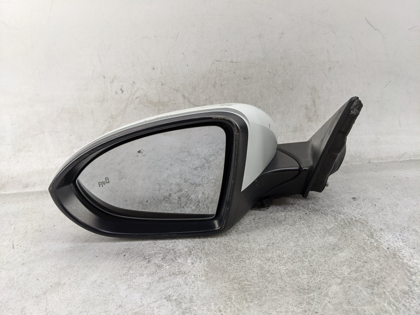 2019-2021 Volkswagen Jetta Driver Side View Mirror - Left Door Mirror OEM Used - Oemusedautoparts1.com
