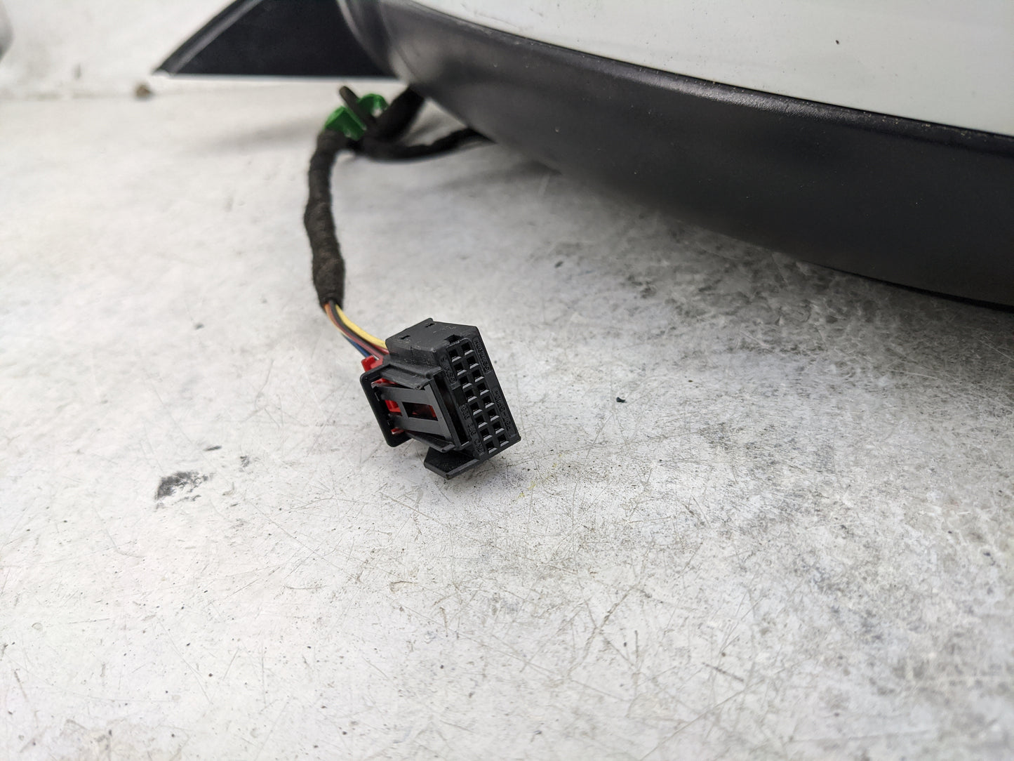 2019-2021 Volkswagen Jetta Driver Side View Mirror - Left Door Mirror OEM Used - Oemusedautoparts1.com