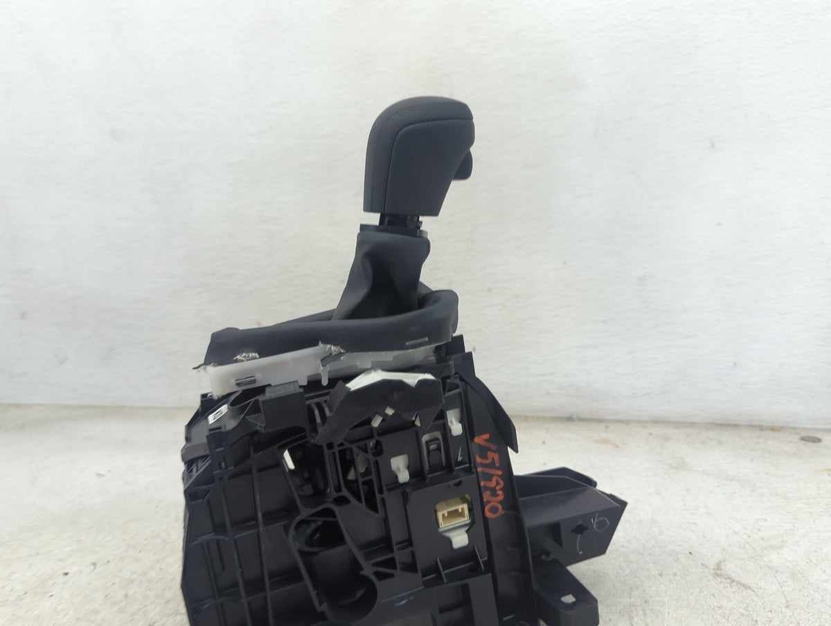 2019 Volkswagen Jetta Floor Console Assembly Shifter - Oemusedautoparts1.com