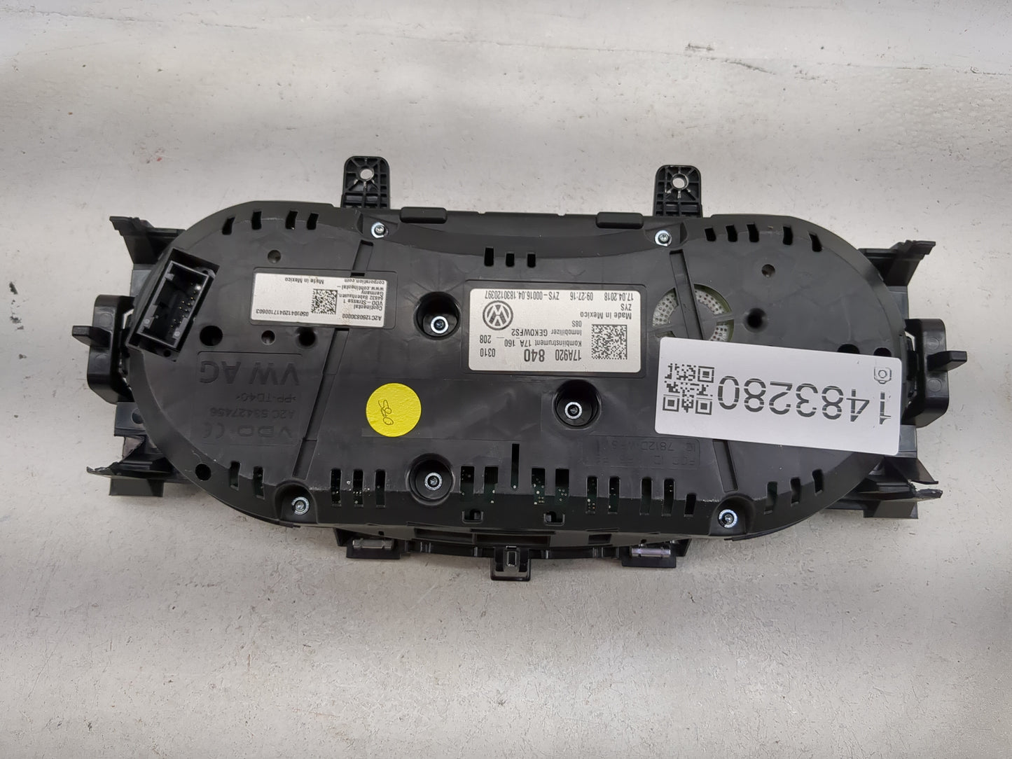 2019-2020 Volkswagen Jetta Instrument Cluster Speedometer Gauges P/N:17A920840 17A_160 Miles: Fits Fits 2019 2020 OEM Used A