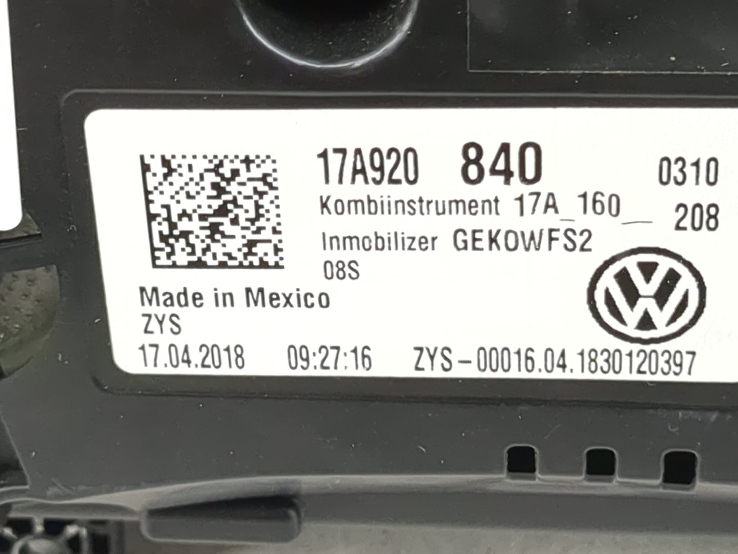 2019-2020 Volkswagen Jetta Instrument Cluster Speedometer Gauges P/N:17A920840 17A_160 Miles: Fits Fits 2019 2020 OEM Used A