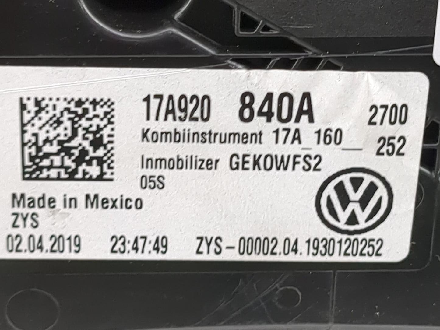 2019-2020 Volkswagen Jetta Instrument Cluster Speedometer Gauges P/N:17A920840A GEKOWFS2 Miles: Fits Fits 2019 2020 OEM Used