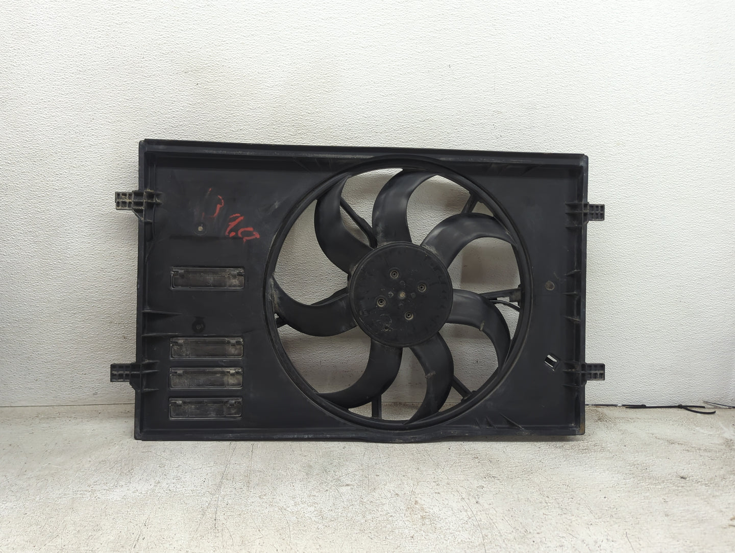 2019-2020 Volkswagen Jetta Electric Radiator Cooling Fan Motor Assembly P/N:5QM121203L 5QM959455C Fits Fits 2018 2019 2020 O