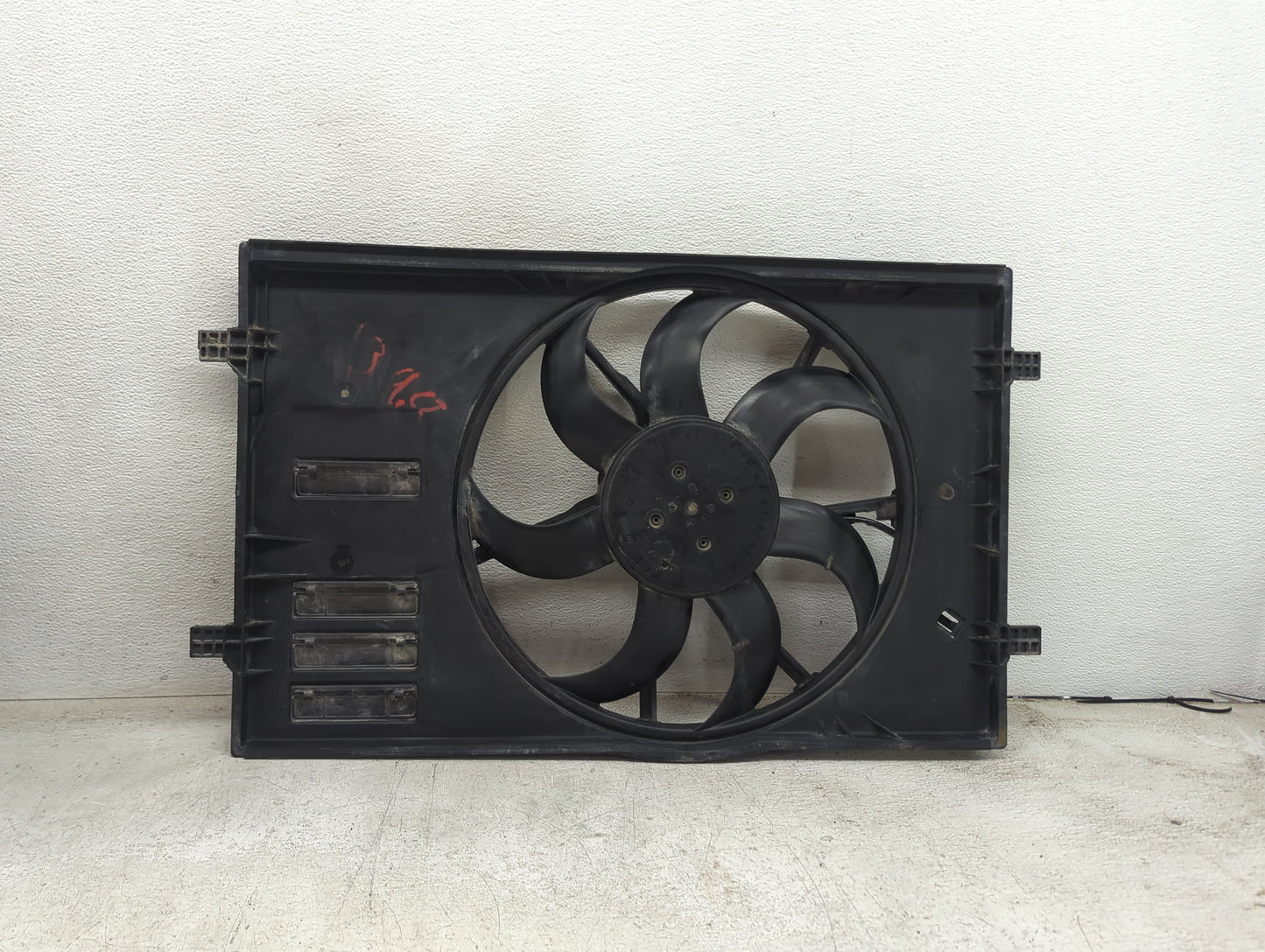 2019-2020 Volkswagen Jetta Electric Radiator Cooling Fan Motor Assembly P/N:5QM121203L 5QM959455C Fits Fits 2018 2019 2020 O