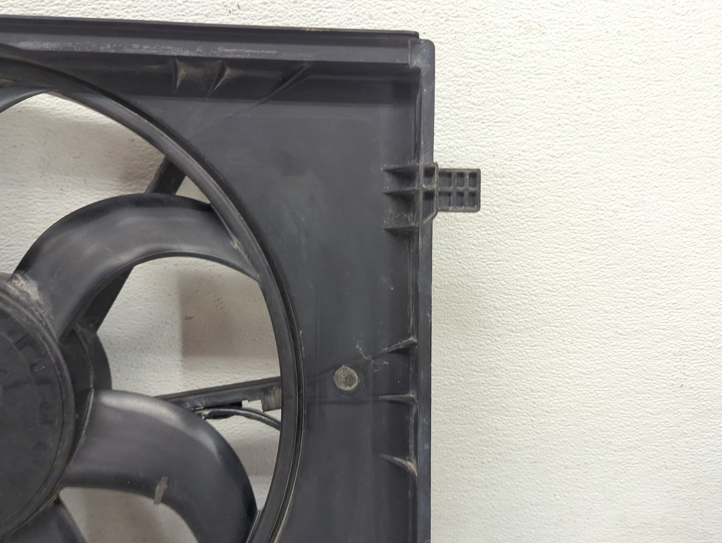 2019-2020 Volkswagen Jetta Electric Radiator Cooling Fan Motor Assembly P/N:5QM121203L 5QM959455C Fits Fits 2018 2019 2020 O