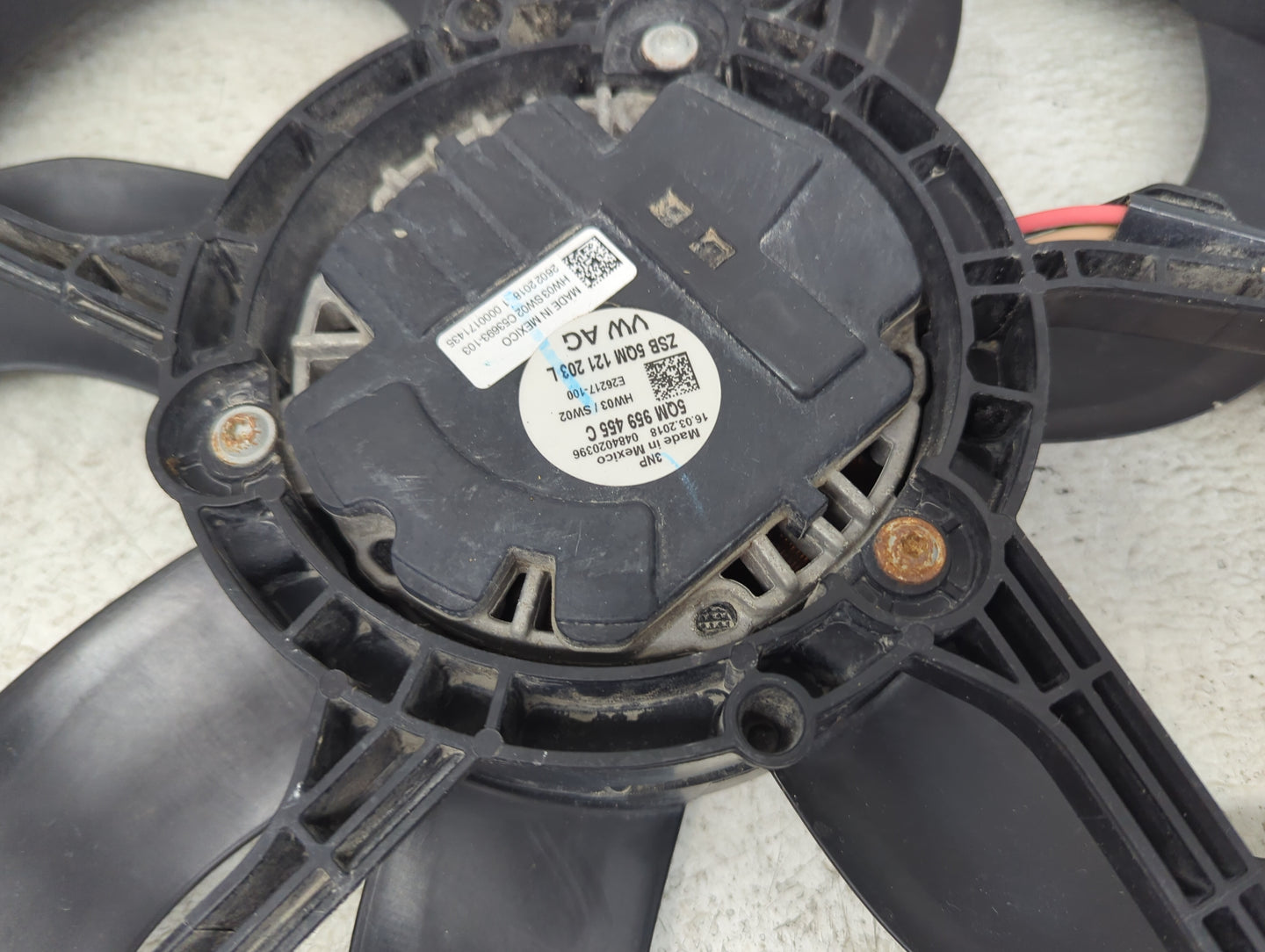 2019-2020 Volkswagen Jetta Electric Radiator Cooling Fan Motor Assembly P/N:5QM121203L 5QM959455C Fits Fits 2018 2019 2020 O