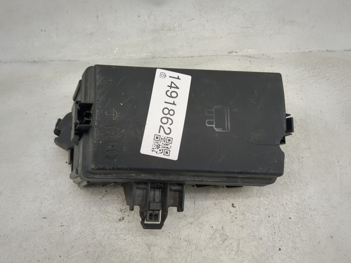 2019-2021 Volkswagen Jetta Fusebox Fuse Box Panel Relay Module P/N:5Q0937132E Fits Fits 2019 2020 2021 OEM Used Auto Parts -
