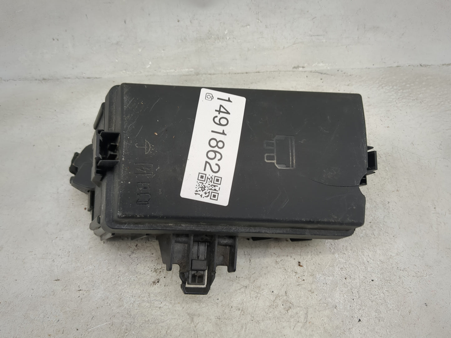 2019-2021 Volkswagen Jetta Fusebox Fuse Box Panel Relay Module P/N:5Q0937132E Fits Fits 2019 2020 2021 OEM Used Auto Parts -