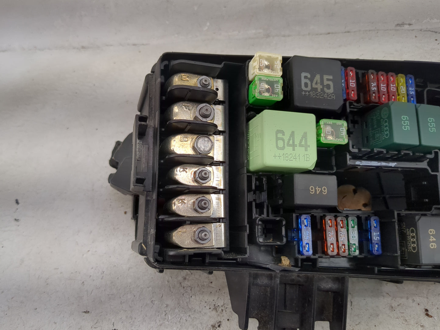 2019-2021 Volkswagen Jetta Fusebox Fuse Box Panel Relay Module P/N:5Q0937132E Fits Fits 2019 2020 2021 OEM Used Auto Parts -