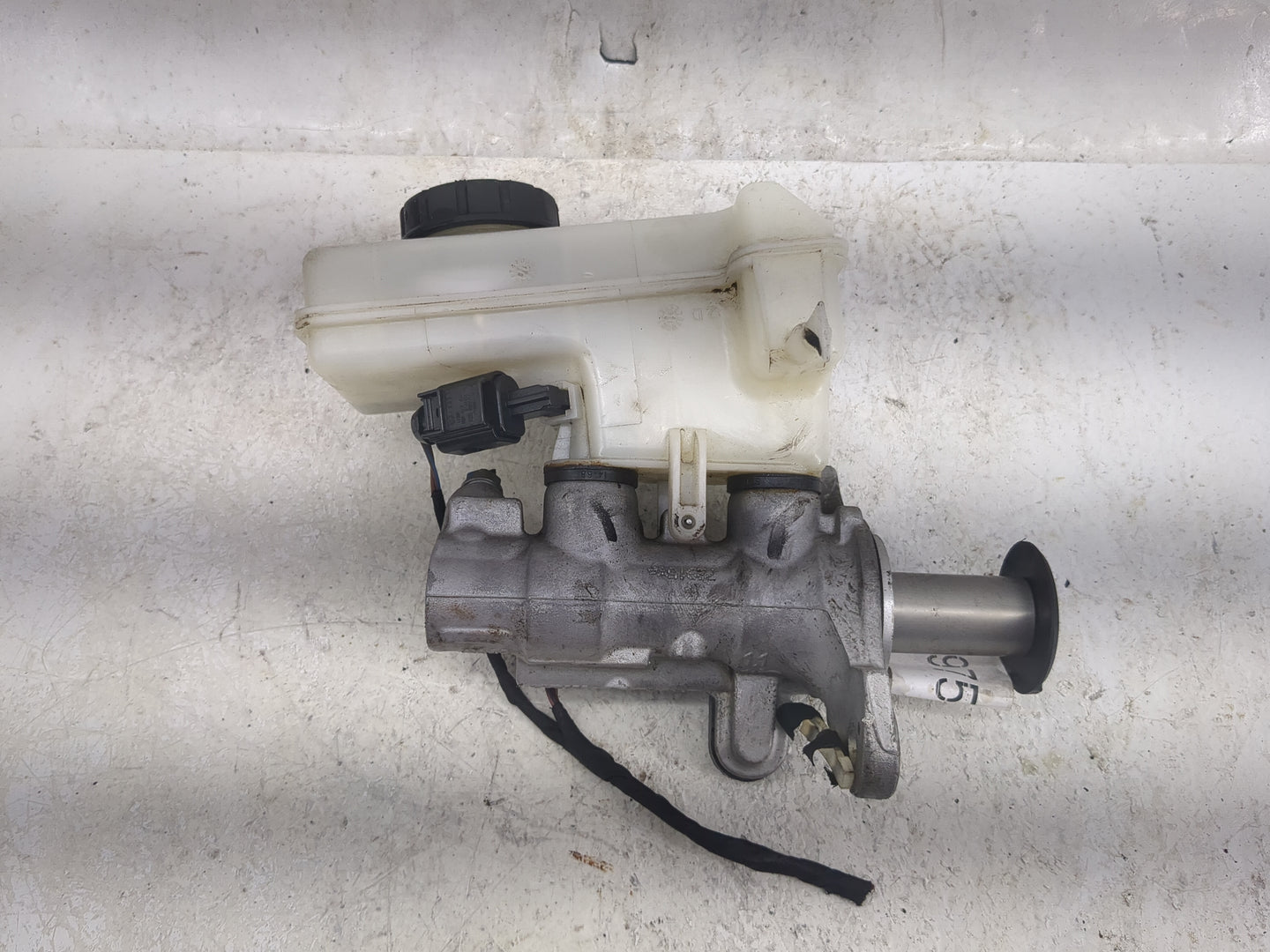 2019-2021 Volkswagen Jetta Brake Master Cylinder 1497519 - Oemusedautoparts1.com
