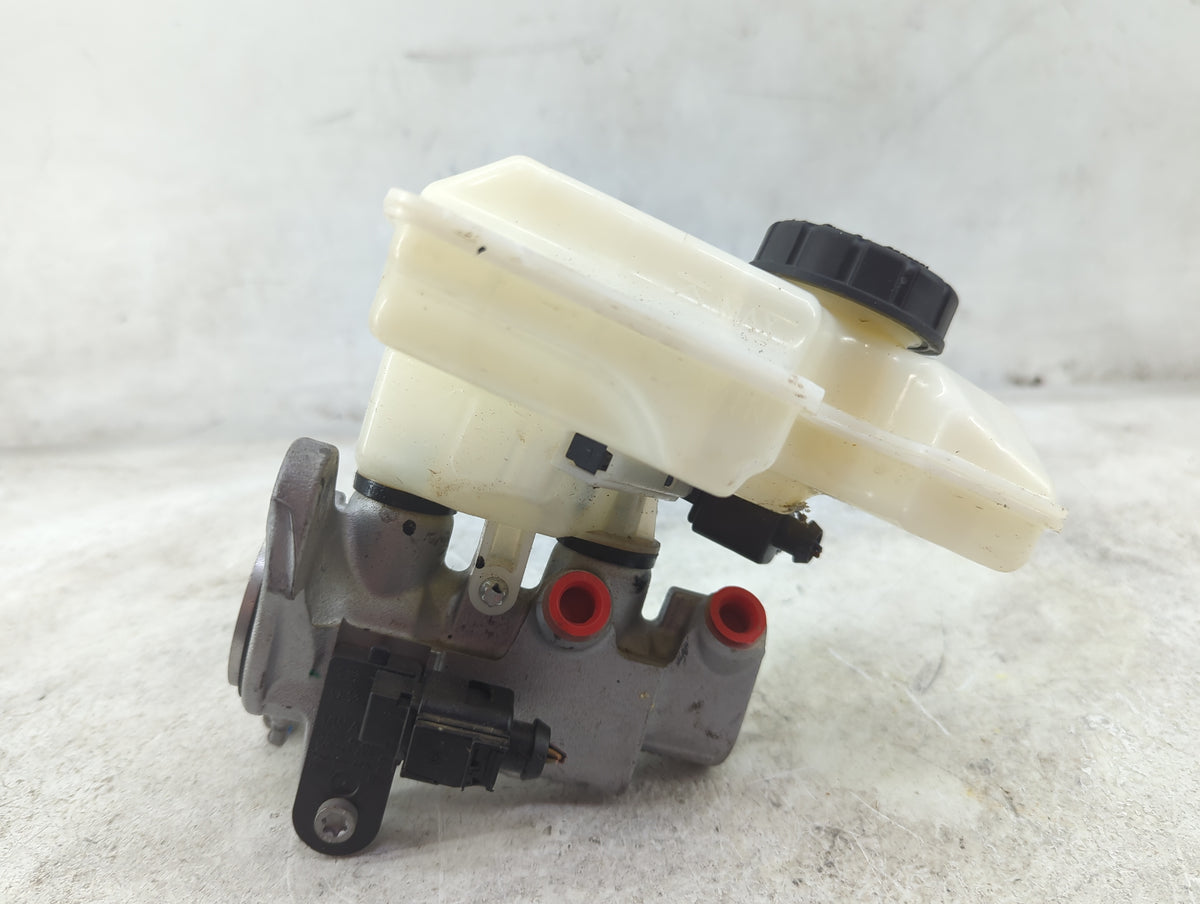 2019 Volkswagen Jetta Brake Master Cylinder 1516244 - Oemusedautoparts1.com