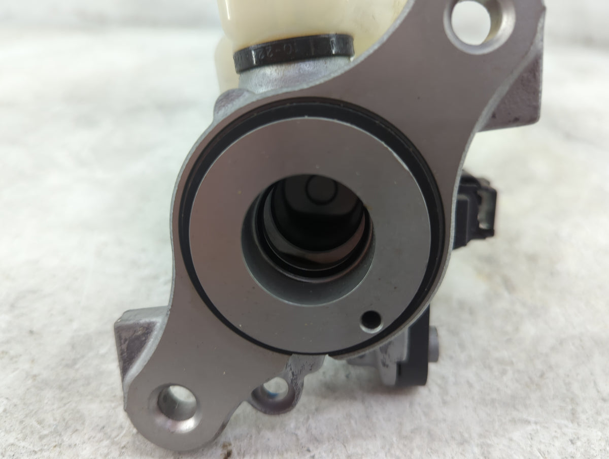 2019 Volkswagen Jetta Brake Master Cylinder 1516244 - Oemusedautoparts1.com