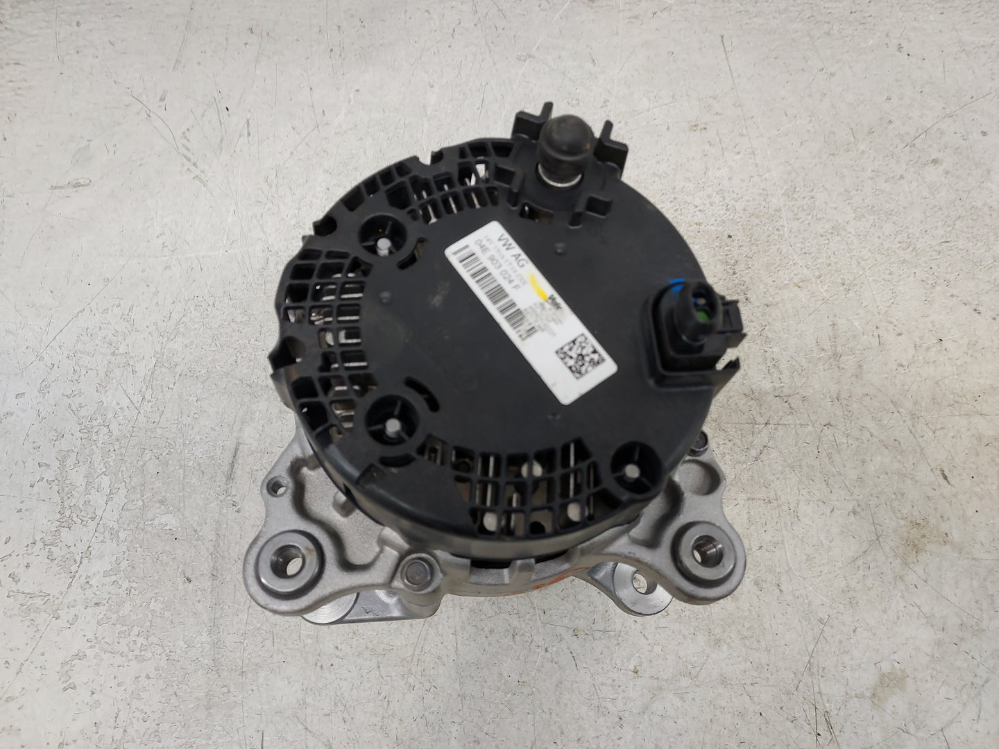 2019-2021 Volkswagen Jetta Alternator Replacement Generator Charging Assembly Engine OEM P/N:04E 903 024 F Fits OEM Used Aut