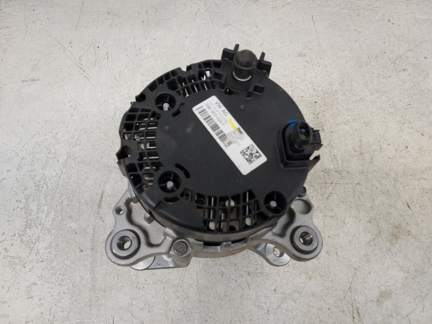 2019-2021 Volkswagen Jetta Alternator Replacement Generator Charging Assembly Engine OEM P/N:04E 903 024 F Fits OEM Used Aut