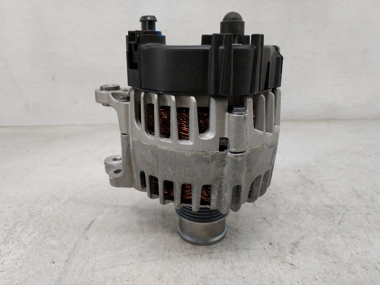 2019-2021 Volkswagen Jetta Alternator Replacement Generator Charging Assembly Engine OEM P/N:04E 903 024 F Fits OEM Used Aut
