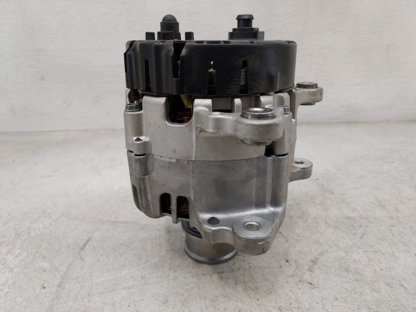 2019-2021 Volkswagen Jetta Alternator Replacement Generator Charging Assembly Engine OEM P/N:04E 903 024 F Fits OEM Used Aut