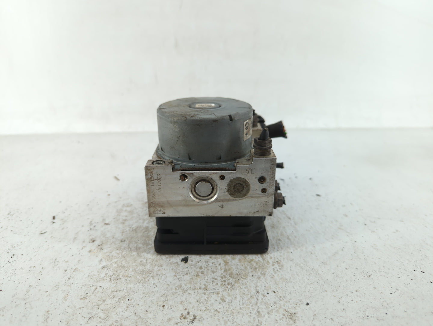 2019 Volkswagen Jetta ABS Pump Control Module Replacement P/N:5Q0 614 517 DG 5Q0 614 517 EB, 5Q0 614 517 DN, 5Q0 614 517 CT 