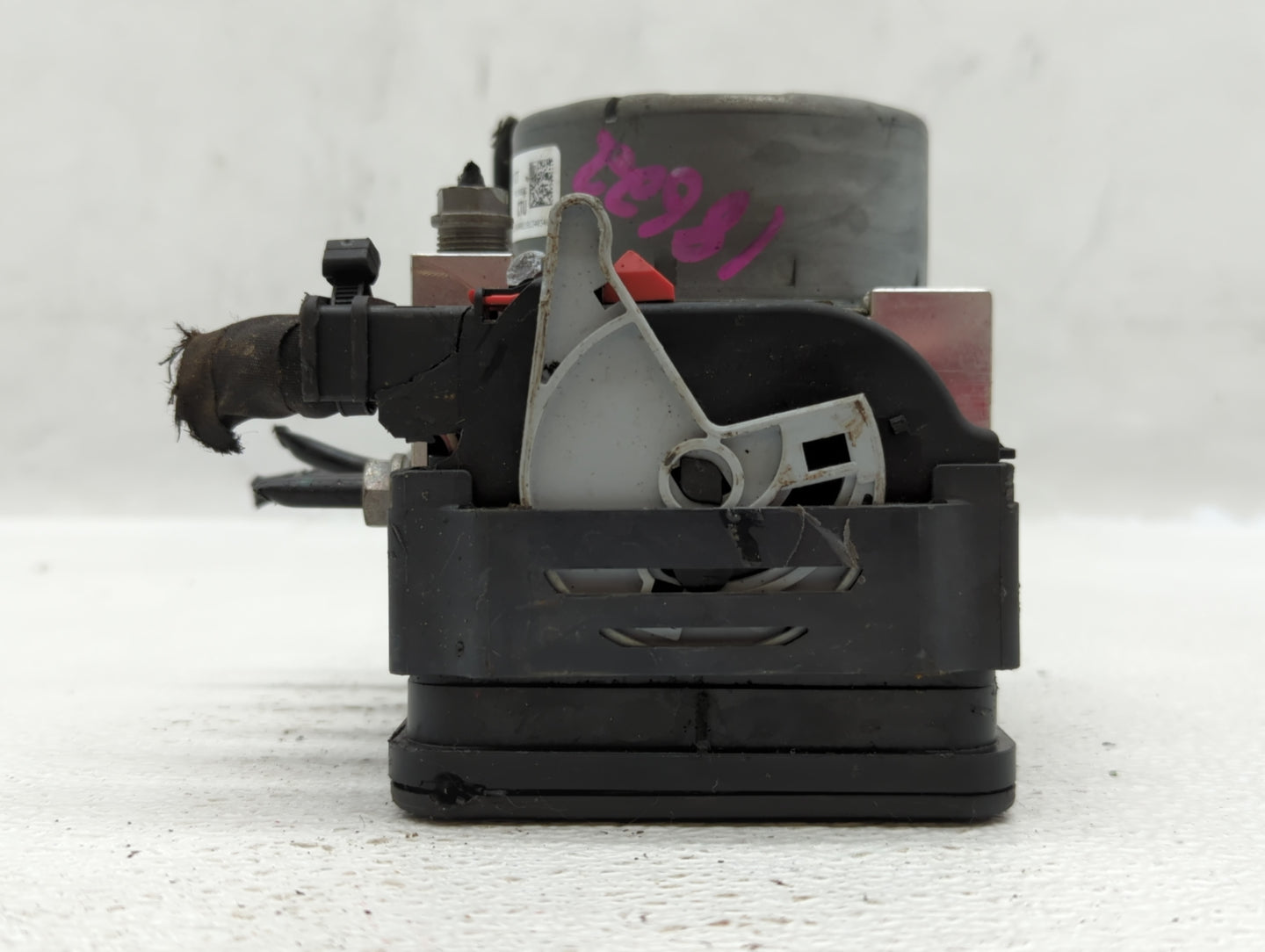 2019 Volkswagen Jetta ABS Pump Control Module Replacement P/N:5Q0 614 517 CT Fits OEM Used Auto Parts - Oemusedautoparts1.co