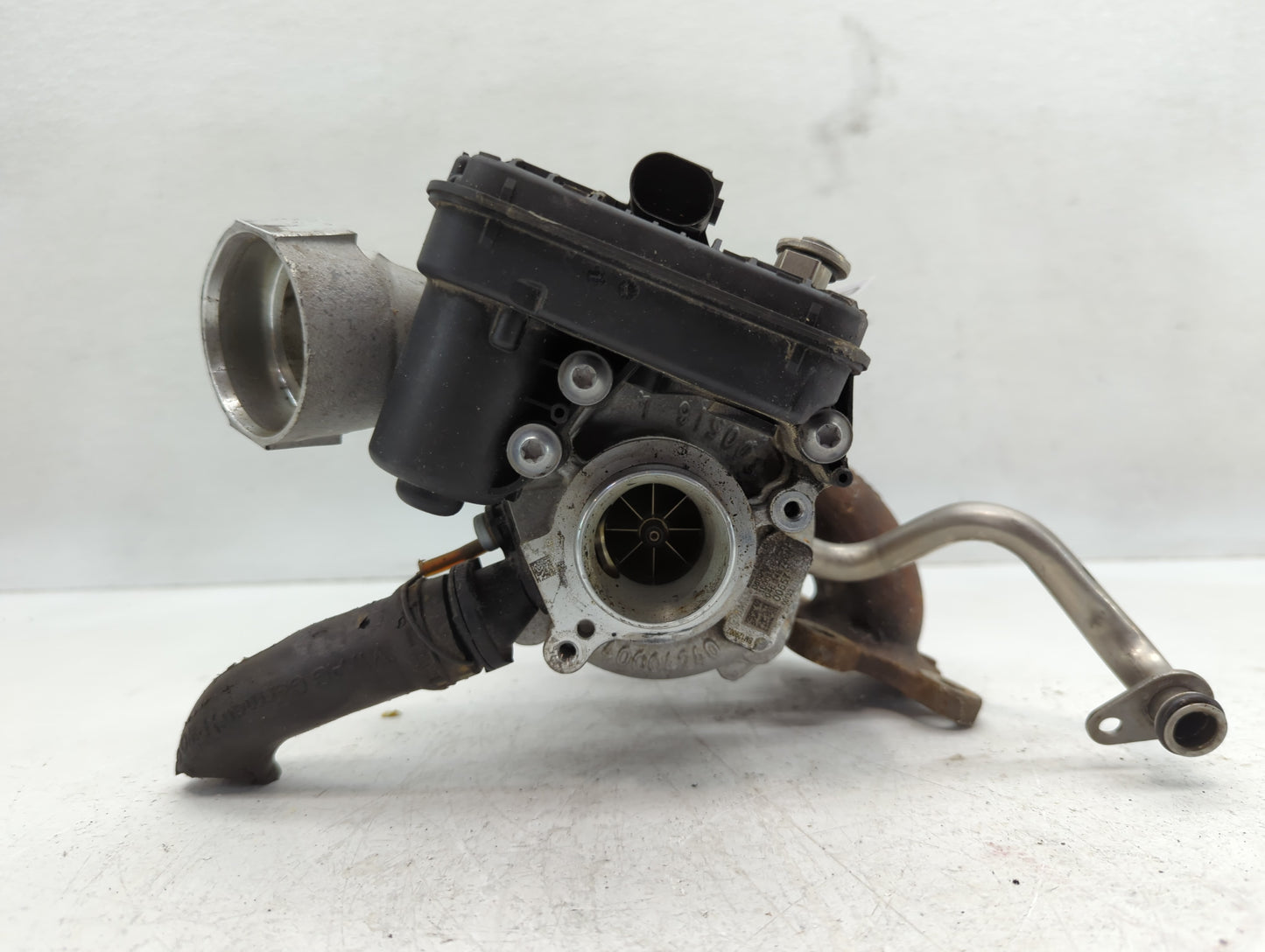 2019 Volkswagen Jetta Turbocharger Exhaust Manifold With Turbo Charger - Oemusedautoparts1.com