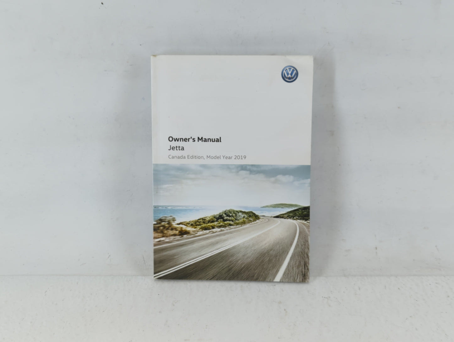 2019 Volkswagen Jetta Owners Manual Book Guide P/N:17A012722AA OEM Used Auto Parts - Oemusedautoparts1.com