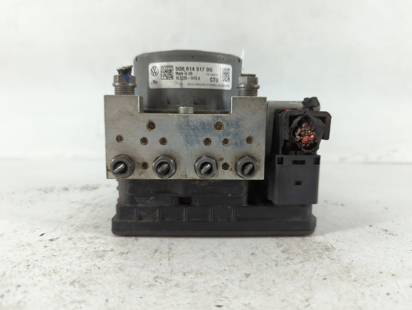 2019 Volkswagen Jetta ABS Pump Control Module Replacement P/N:5Q0 614 517 DG Fits OEM Used Auto Parts - Oemusedautoparts1.co