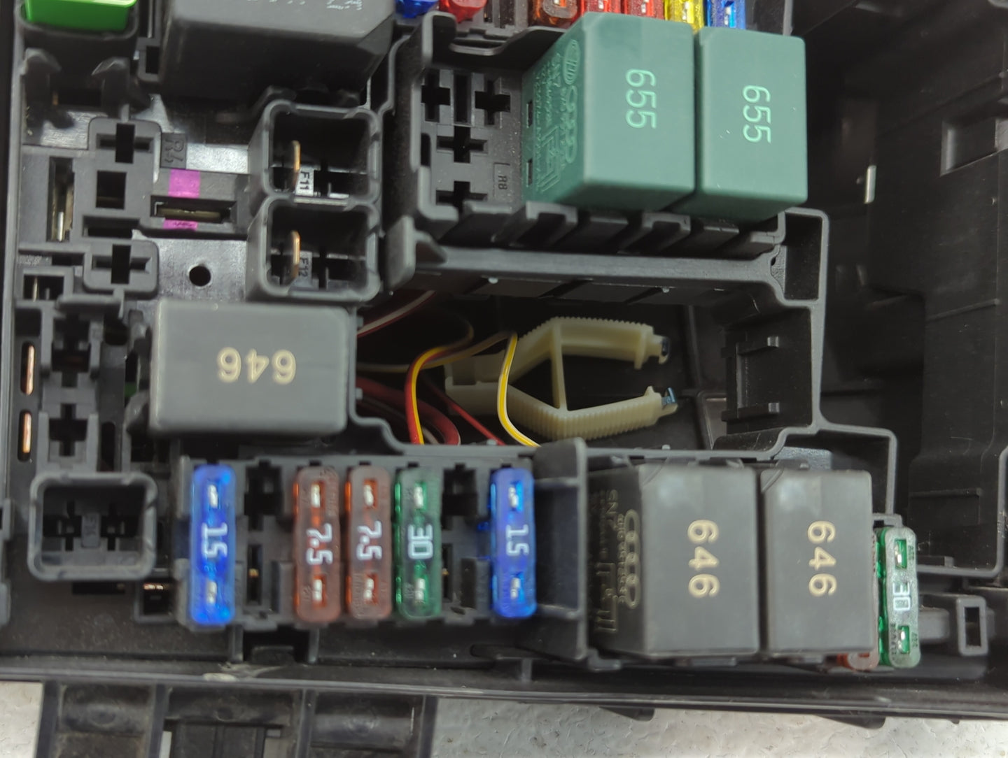 2019-2021 Volkswagen Jetta Fusebox Fuse Box Panel Relay Module P/N:5Q0907361F Fits Fits 2019 2020 2021 OEM Used Auto Parts -